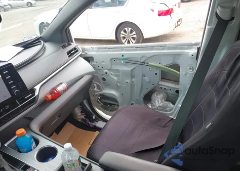 2023 Toyota Sienna Xse z USA, uszkodzony, nr VIN 5TDXRKEC5PS170140